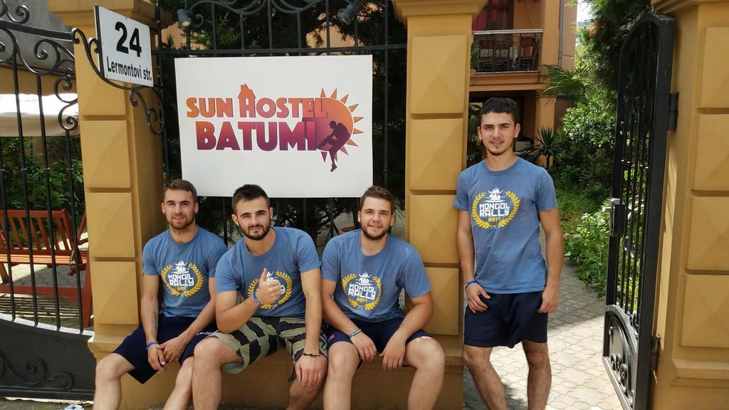 Batumi Sun Hostel Экстерьер фото